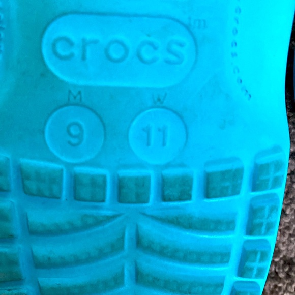 Crocs Women's Classic Clogs, Sz. 11 - Picture 6 of 6